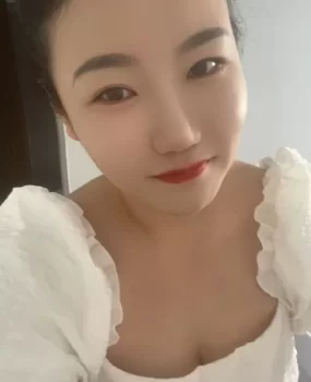 一个做中项的巨乳