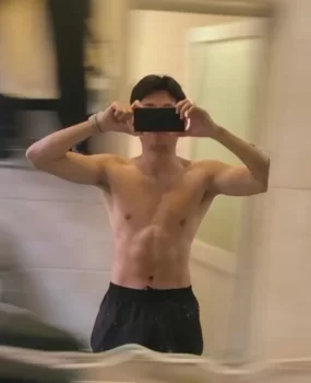 体育生 176/67 找性伴侣 体力持久 武器15左右