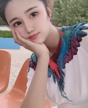 背着男朋友出来兼职的