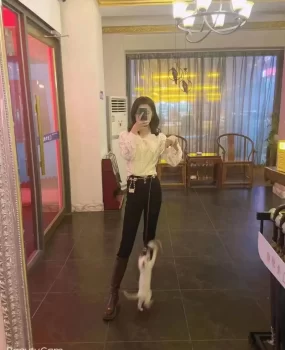 做美甲的兼职小妹妹