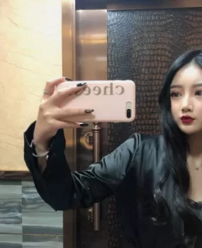 北京朝阳体验高端外围嫩模.颜值高，身材棒，不愧是美女