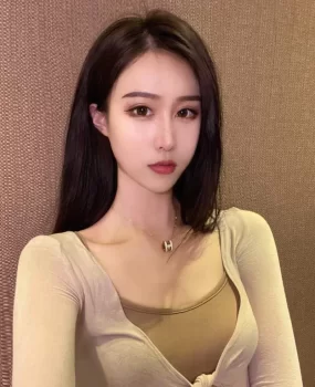 李沧落地窗前干翻极品嫩妹